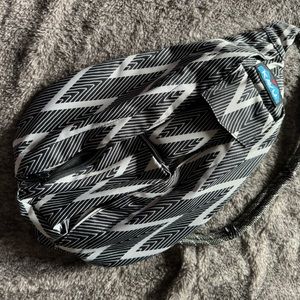 Kavu cross body bag. NWOT